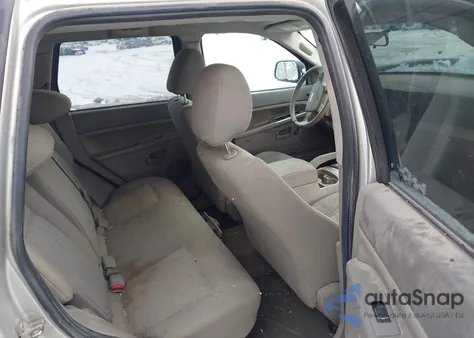 2007 Jeep Grand Cherokee Laredo z USA, uszkodzony, nr VIN 1J8GR48KX7C536635